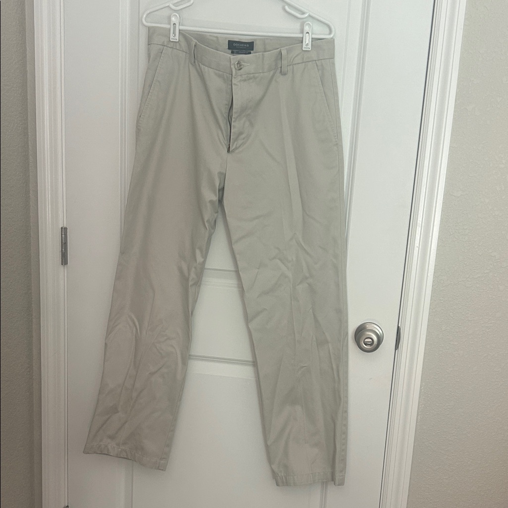 Dockers Men's Khaki Chinos In Light Tan